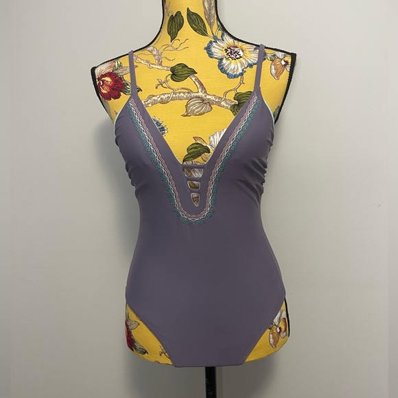 Clothes Mentor One Piece Lavender Swimsuit Size Small - Picture 1 of 6
